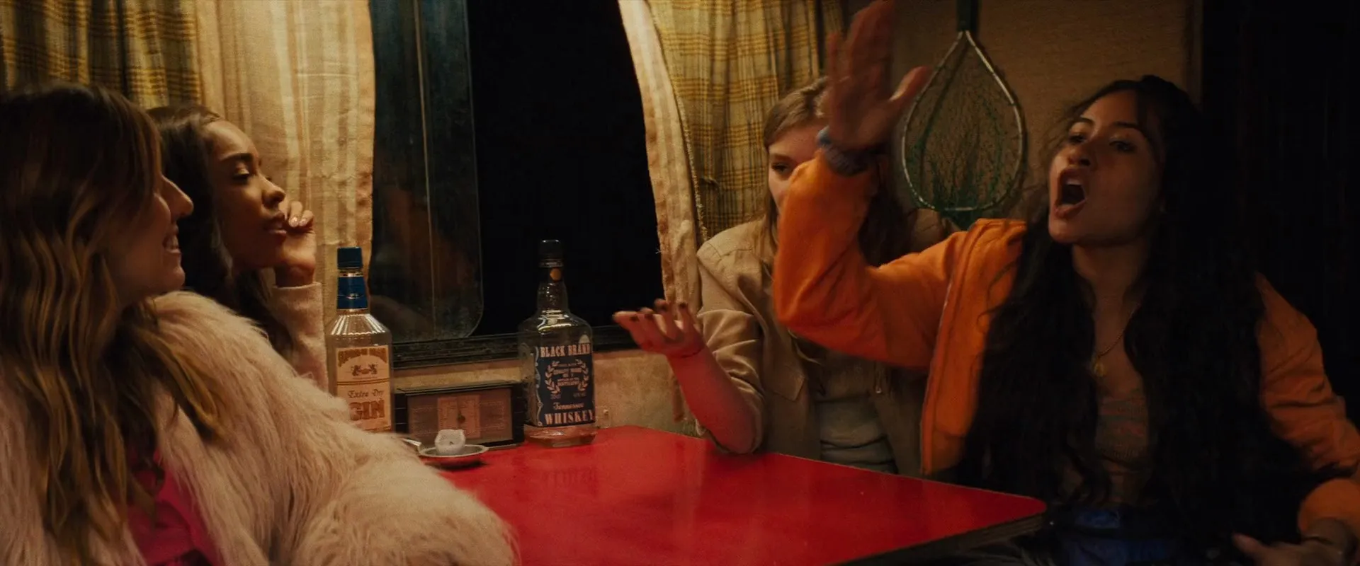 Don’t Turn Out the Lights 2024 Tamil WEBRip 720p